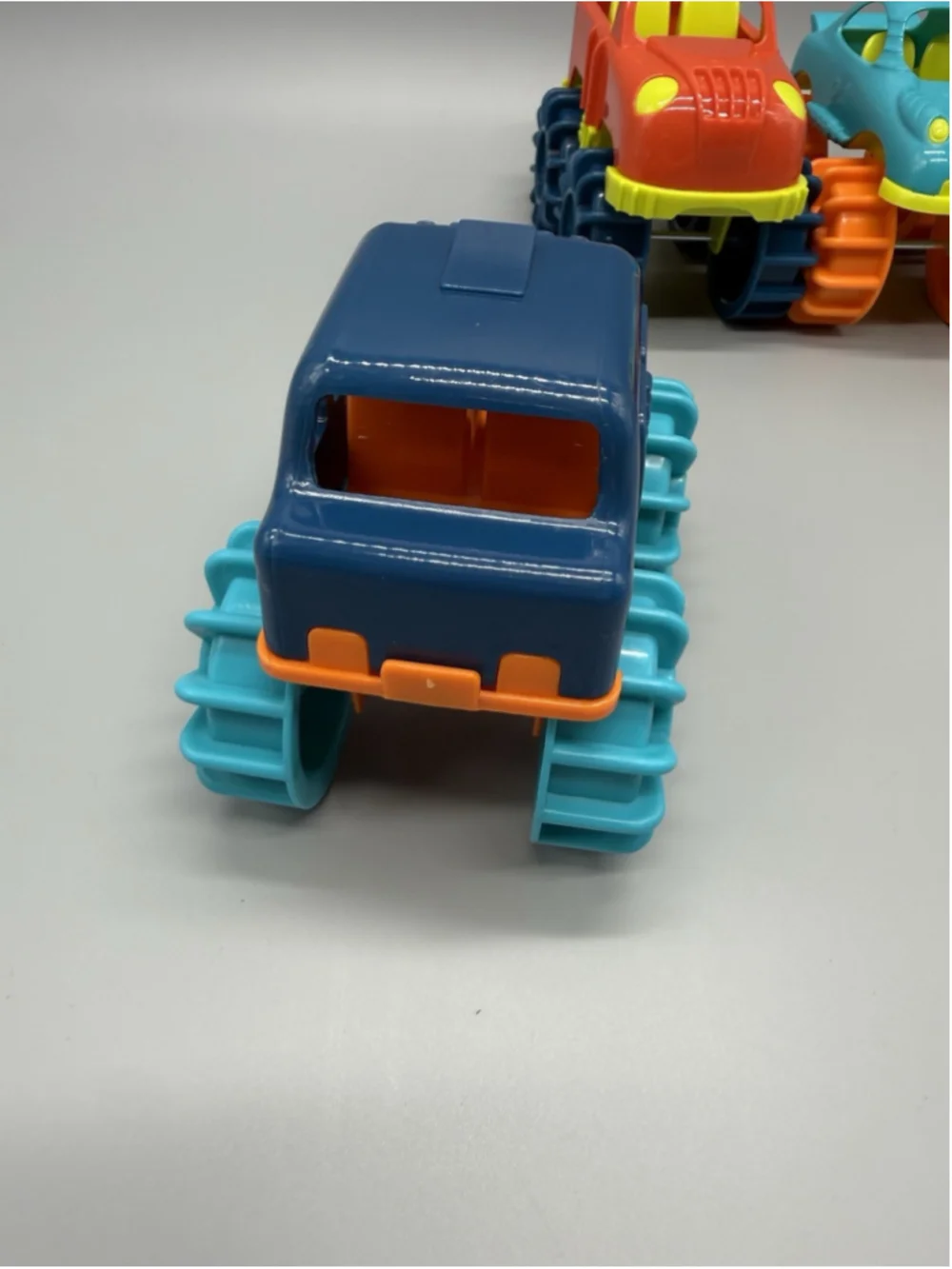 B. toys by Battat 4
